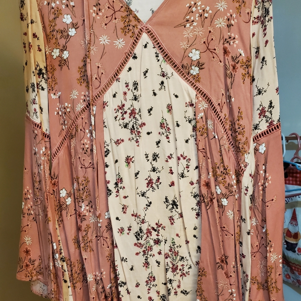 Dress - Picture 6 of 7